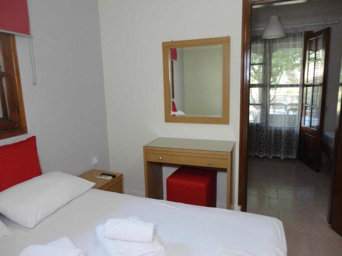 Makis House Hotel Nikiti  Buitenkant foto