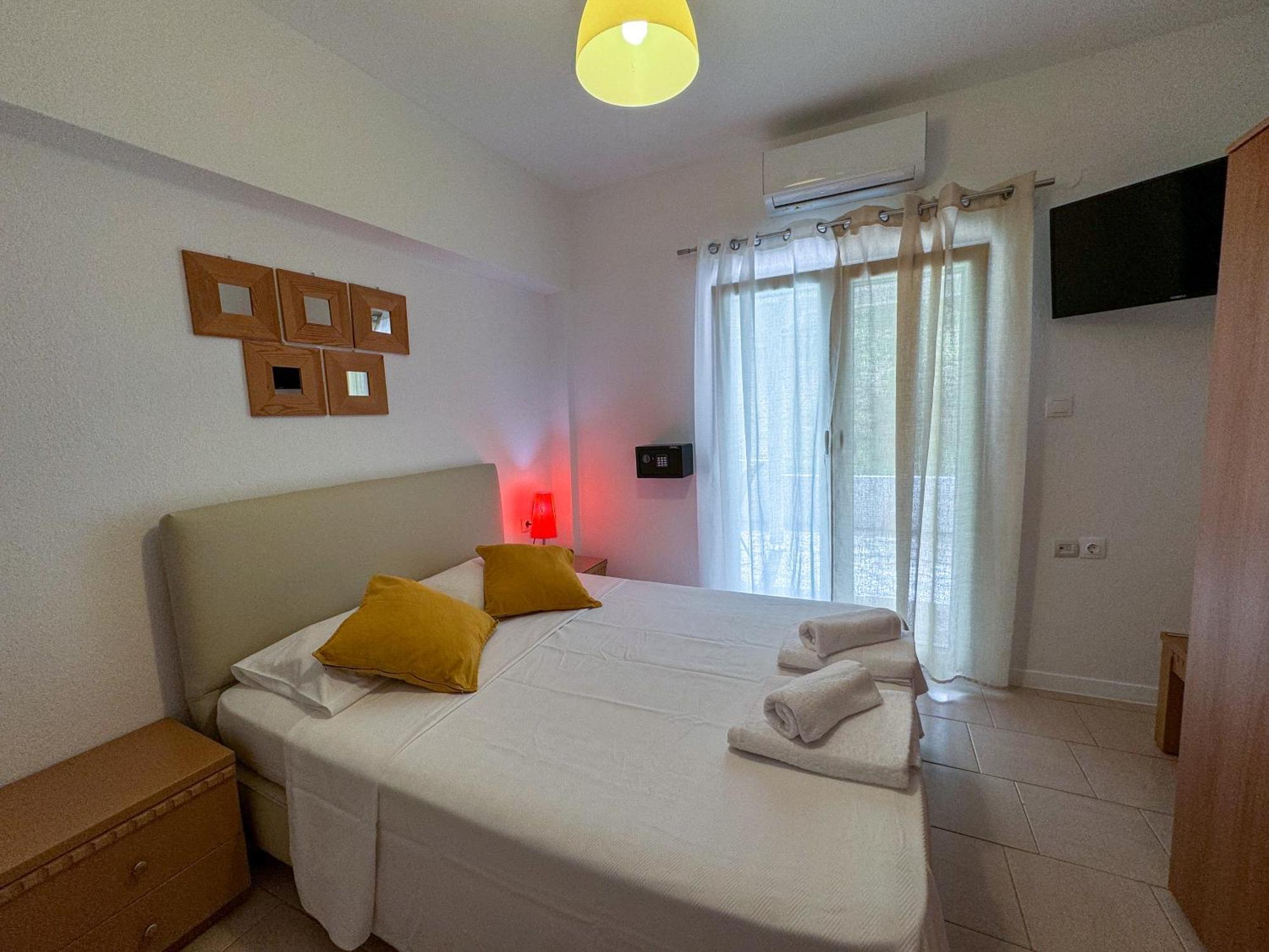 Makis House Hotel Nikiti  Buitenkant foto